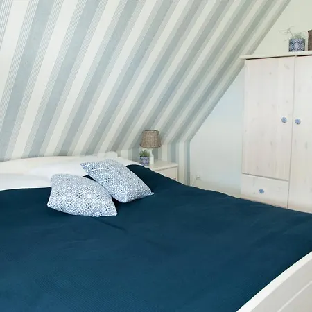 Semesterbostad Haus Steuerbord Zirchow